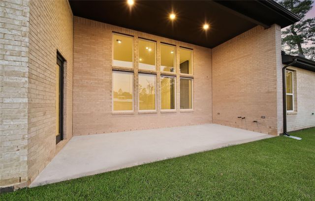 322 Louvenia Court, Pinehurst, TX 77362