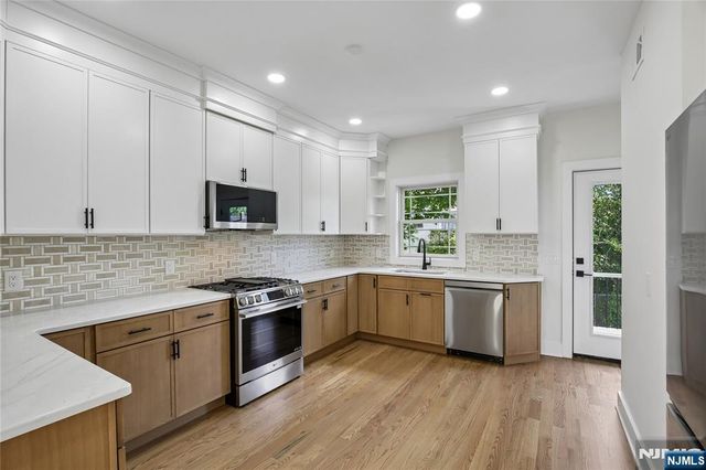 318 Halsey Road, Par-troy Hills Twp., NJ 07054