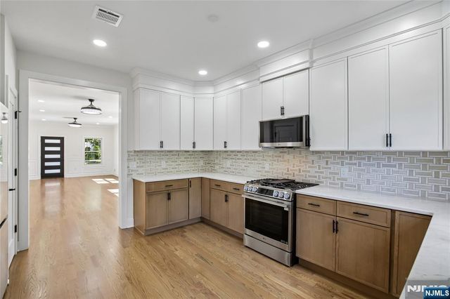 318 Halsey Road, Par-troy Hills Twp., NJ 07054