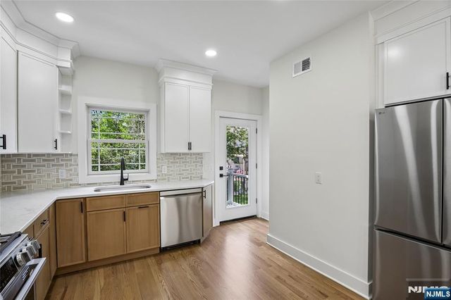 318 Halsey Road, Par-troy Hills Twp., NJ 07054