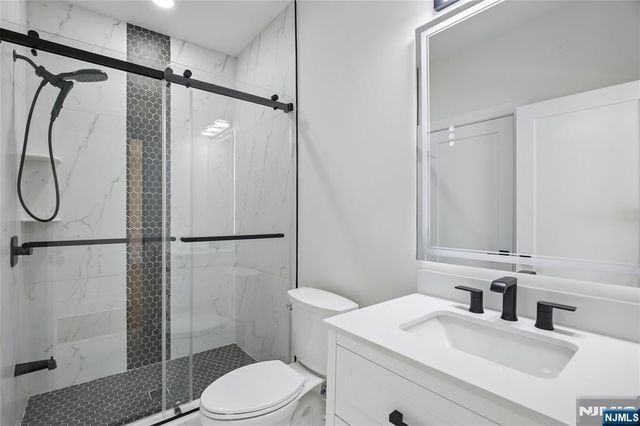318 Halsey Road, Par-troy Hills Twp., NJ 07054