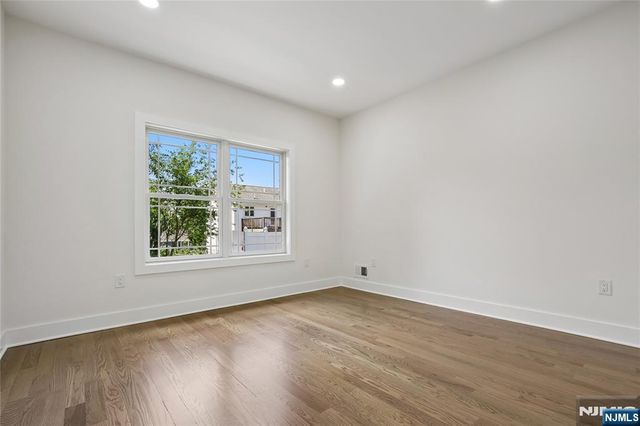 318 Halsey Road, Par-troy Hills Twp., NJ 07054