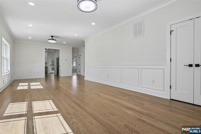 318 Halsey Road, Par-troy Hills Twp., NJ 07054