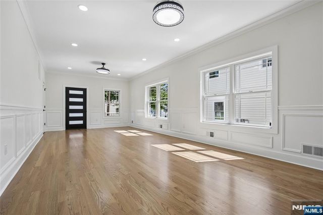 318 Halsey Road, Par-troy Hills Twp., NJ 07054
