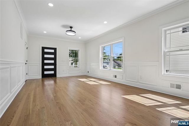 318 Halsey Road, Par-troy Hills Twp., NJ 07054