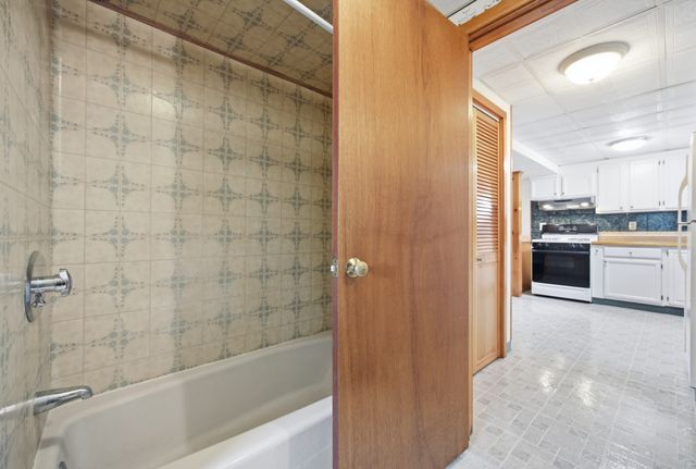 410 Crescent St, East Bridgewater, MA 02333