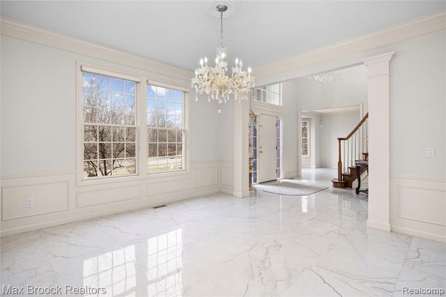 7083 Chatham Court, West Bloomfield, MI 48322