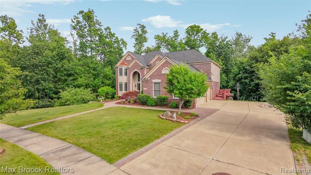7083 Chatham Court, West Bloomfield, MI 48322