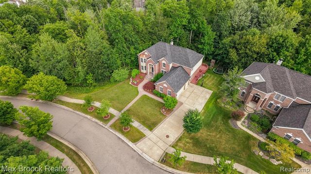 7083 Chatham Court, West Bloomfield, MI 48322