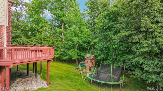 7083 Chatham Court, West Bloomfield, MI 48322