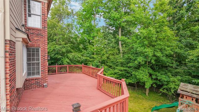 7083 Chatham Court, West Bloomfield, MI 48322