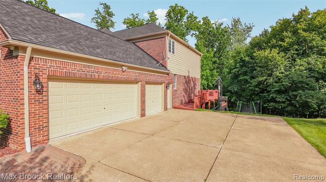 7083 Chatham Court, West Bloomfield, MI 48322