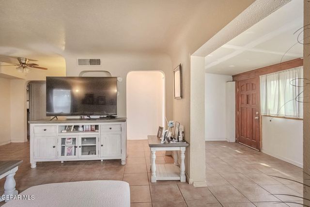 7907 ALAMEDA Avenue, El Paso, TX 79915