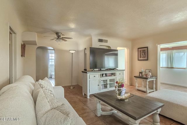 7907 ALAMEDA Avenue, El Paso, TX 79915