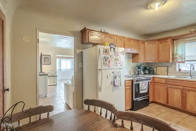 7907 ALAMEDA Avenue, El Paso, TX 79915