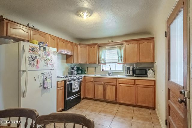 7907 ALAMEDA Avenue, El Paso, TX 79915