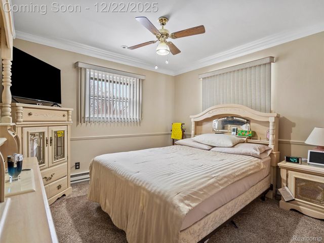 44833 MADDELEIN Street, Clinton Charter Township, MI 48036