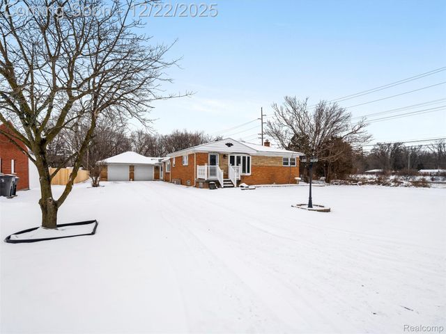 44833 MADDELEIN Street, Clinton Charter Township, MI 48036