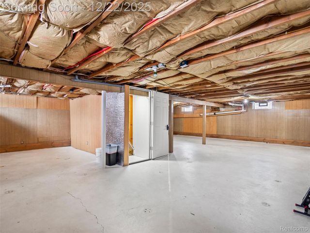 44833 MADDELEIN Street, Clinton Charter Township, MI 48036