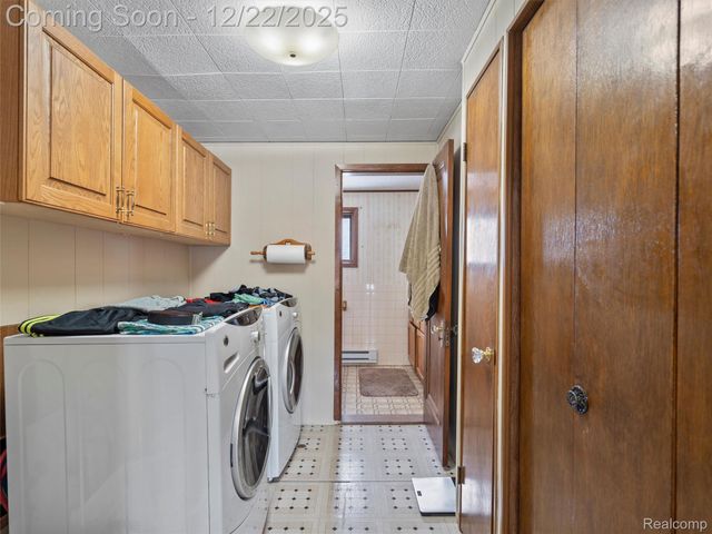 44833 MADDELEIN Street, Clinton Charter Township, MI 48036