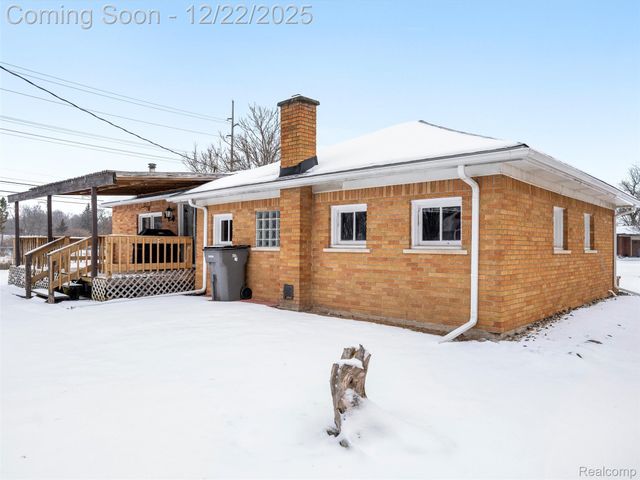 44833 MADDELEIN Street, Clinton Charter Township, MI 48036