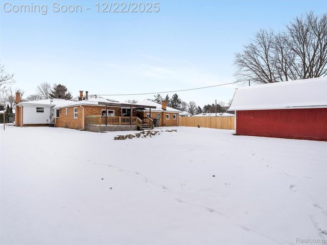 44833 MADDELEIN Street, Clinton Charter Township, MI 48036