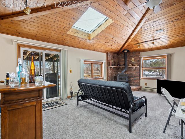 44833 MADDELEIN Street, Clinton Charter Township, MI 48036