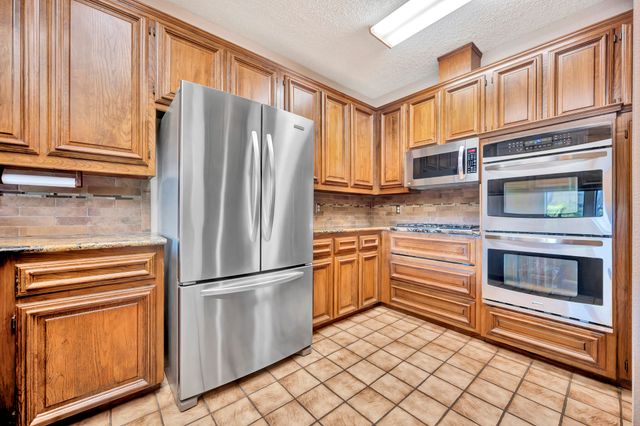 485 Craig Circle, Highland Village, TX 75077