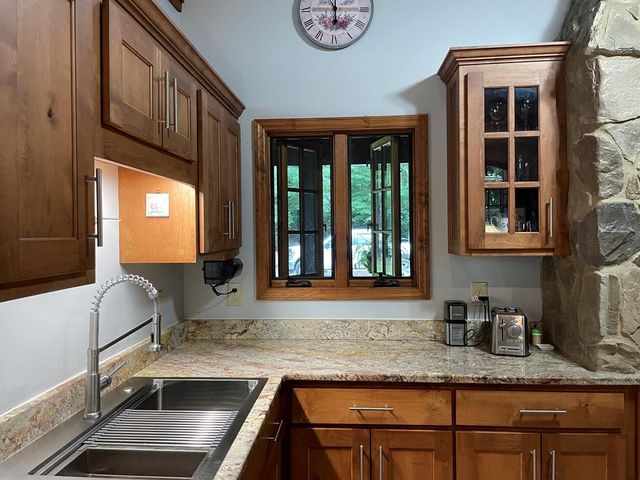 381 Ross Drive, Mineral Bluff, GA 30559