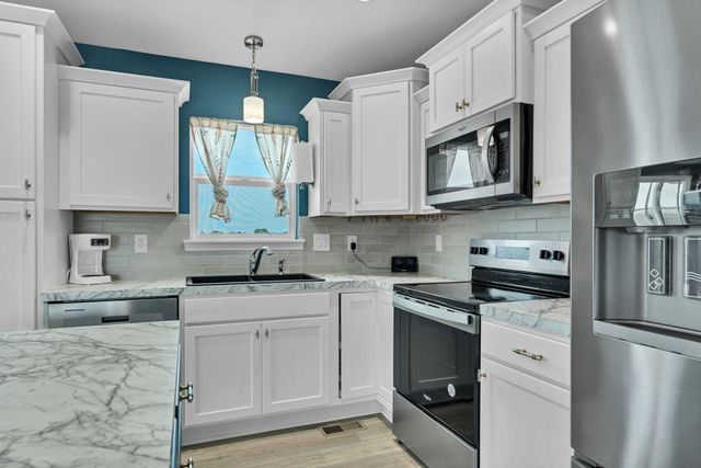 260 W Dusk, Rose Hill, KS 67133