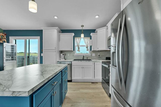 260 W Dusk, Rose Hill, KS 67133