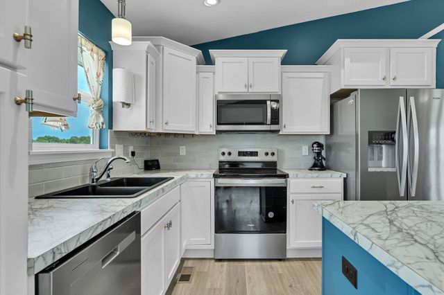 260 W Dusk, Rose Hill, KS 67133