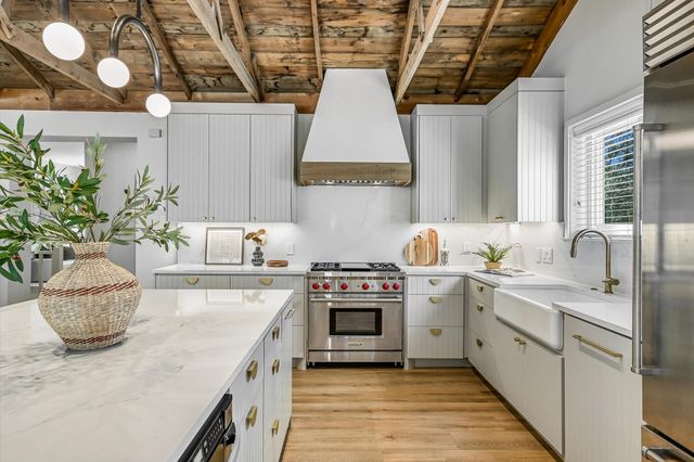 6111 Hudson Bend RD RD, Austin, TX 78734