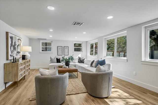 6111 Hudson Bend RD RD, Austin, TX 78734