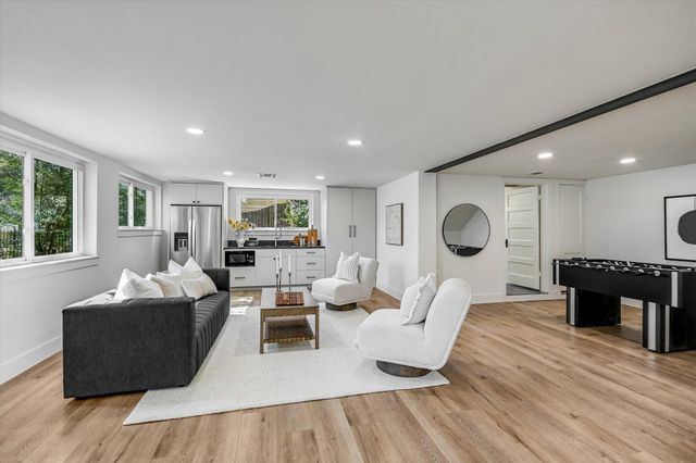 6111 Hudson Bend RD RD, Austin, TX 78734