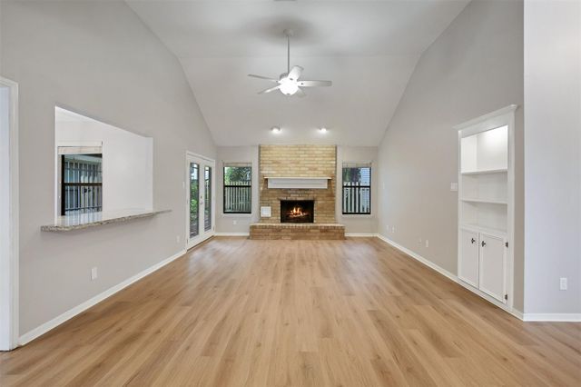 36 N Autumnwood Way, The Woodlands, TX 77380