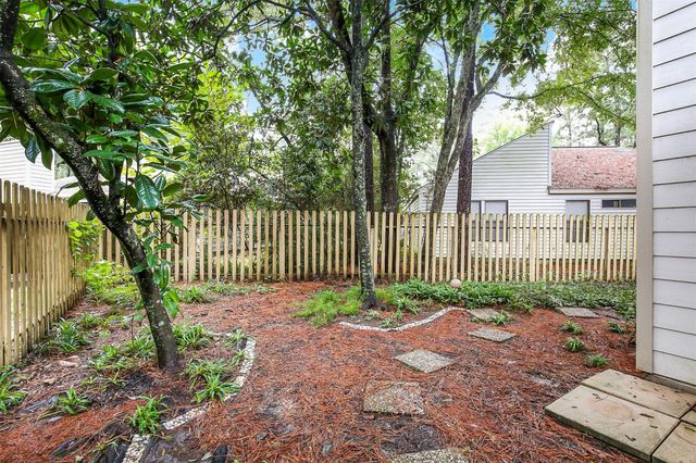 36 N Autumnwood Way, The Woodlands, TX 77380