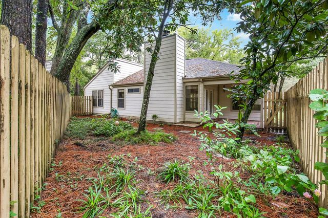 36 N Autumnwood Way, The Woodlands, TX 77380