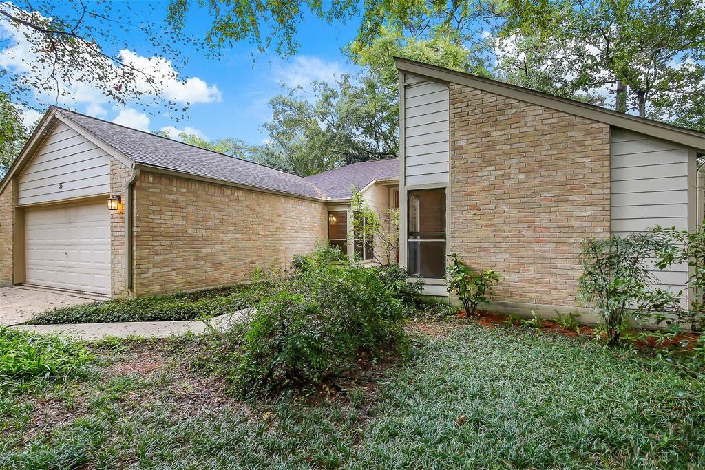36 N Autumnwood Way, The Woodlands, TX 77380