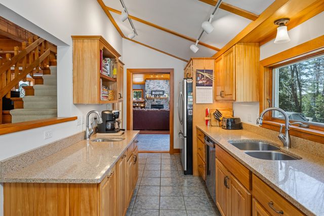 1006 Goose Pond Road, Canaan, NH 03741