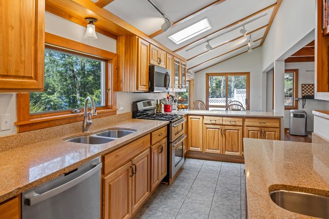 1006 Goose Pond Road, Canaan, NH 03741