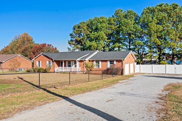 105 T G T Rd, Portland, TN 37148