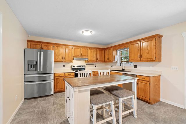 105 T G T Rd, Portland, TN 37148