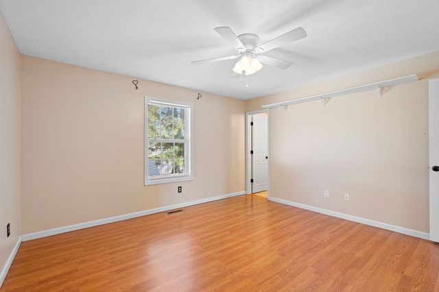 105 T G T Rd, Portland, TN 37148