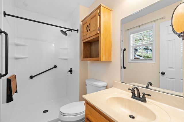 105 T G T Rd, Portland, TN 37148