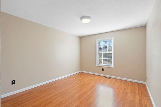 105 T G T Rd, Portland, TN 37148