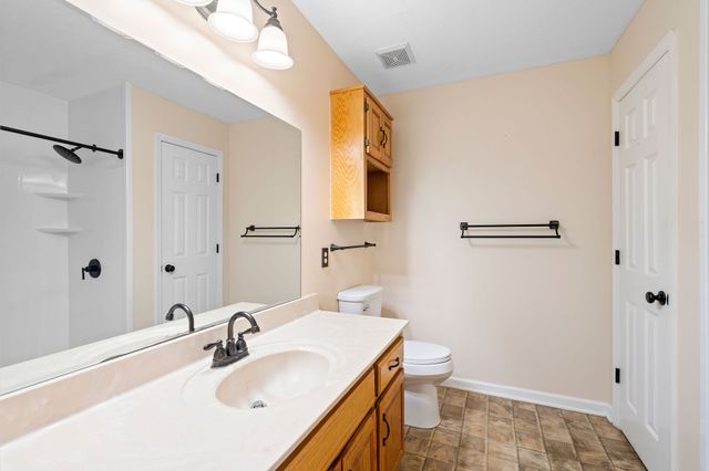 105 T G T Rd, Portland, TN 37148