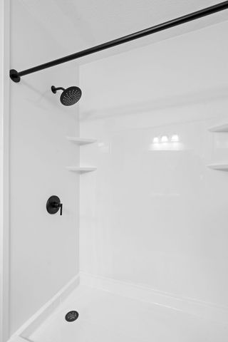 105 T G T Rd, Portland, TN 37148