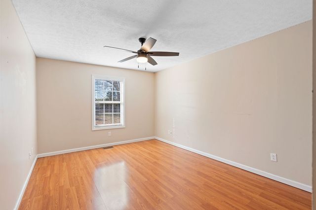 105 T G T Rd, Portland, TN 37148