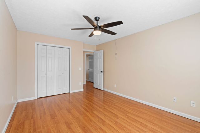 105 T G T Rd, Portland, TN 37148